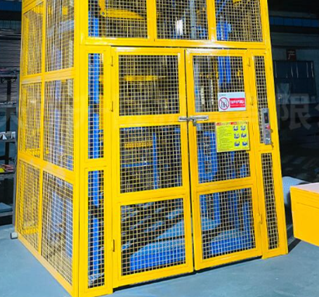 铁东货梯可以安装在室外吗